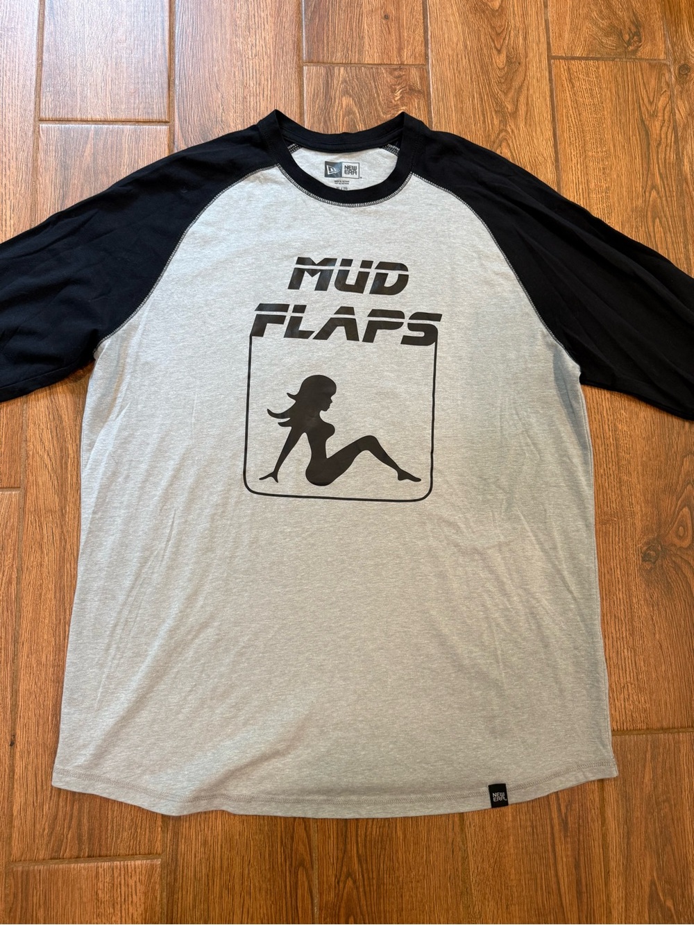 New era Men's Raglan mud flaps Baseball Tee - Black & Light Gray / XL